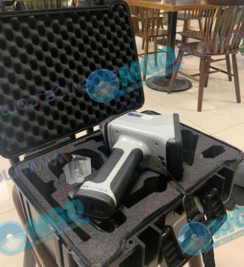 Hitachi Oxford X-MET 8000 Optimum Handheld XRF Analyzer